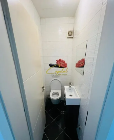 Tirane, jepet me qera apartament 3+1 Kati 2, 115 m² 650 € (DON BOSKO)