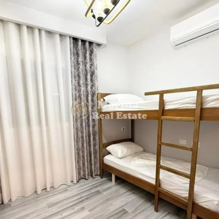 Tirane, jepet me qera apartament 2+1 Kati 4, 90 m² 650 € (Fresku)