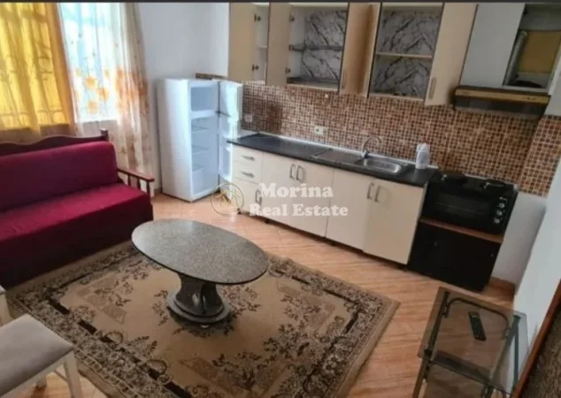 Tirane, jepet me qera shtepi 1+1 Kati 1, 50 m² 300 € (5 Maji)