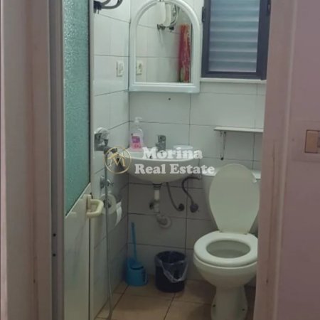 Tirane, jepet me qera shtepi 1+1 Kati 1, 50 m² 300 € (5 Maji)
