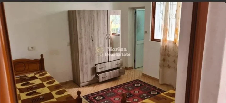 Tirane, jepet me qera shtepi 1+1 Kati 1, 50 m² 300 € (5 Maji)