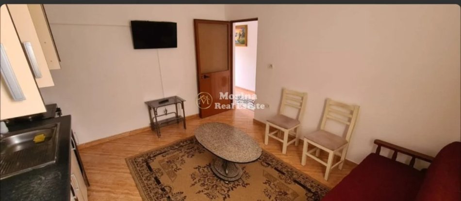 Tirane, jepet me qera shtepi 1+1 Kati 1, 50 m² 300 € (5 Maji)