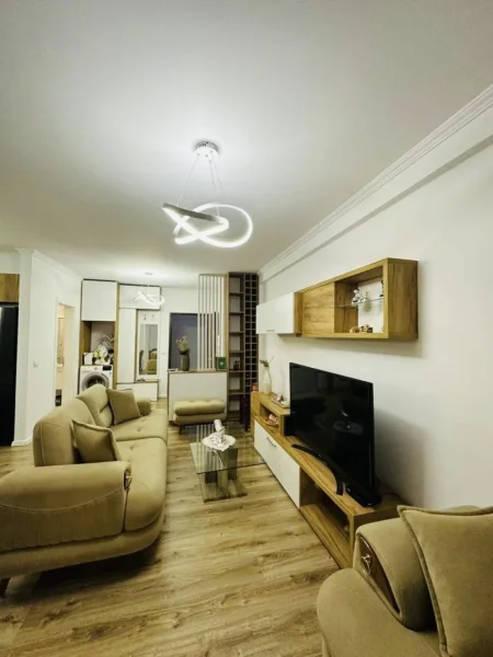 Shqiperi, jepet me qera apartament 1+1+Ballkon Kati 5, 60 m² 520 € (YZBERISHT)