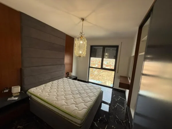 Tirane, jepet me qera apartament 1+1 Kati 8, 600 € 