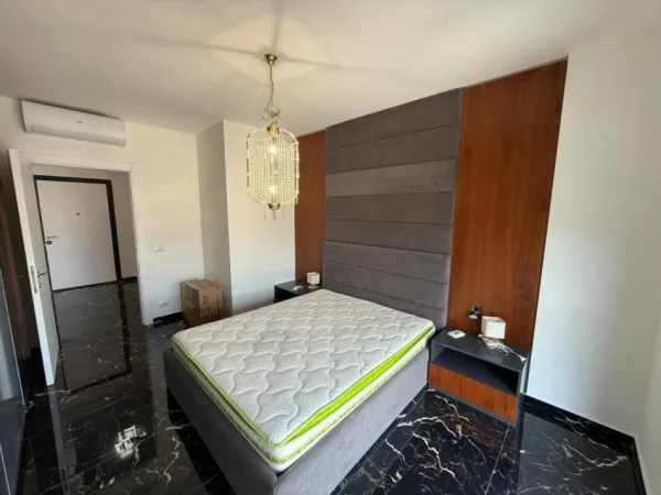 Tirane, jepet me qera apartament 1+1 Kati 8, 600 € 