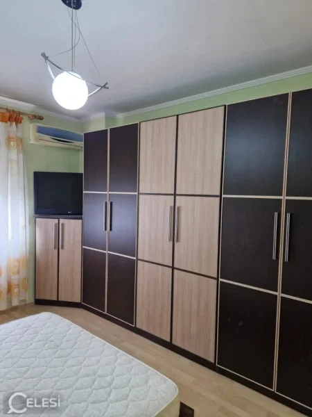 Tirane, jepet me qera apartament 2+1+Ballkon Kati 5, 106 m² 750 € (RRUGA E KOSOVAREVE)