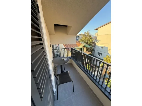 Tirane, jepet me qera apartament 2+1 Kati 3, 100 m² 900 € (Qyteti Studenti)