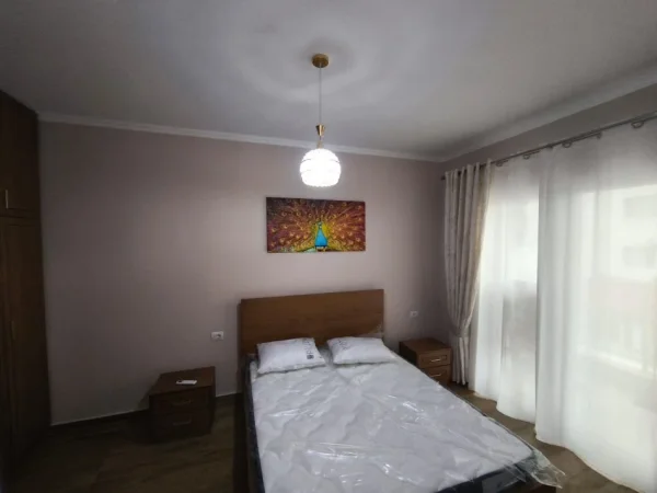 Tirane, jepet me qera apartament 1+1 , 66 m² 800 € (Zogu i Zi)