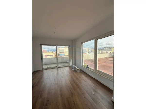 Tirane, shitet apartament 3+1+Verande Kati 7, 125 m² 210.000 € (Unaza e Re)