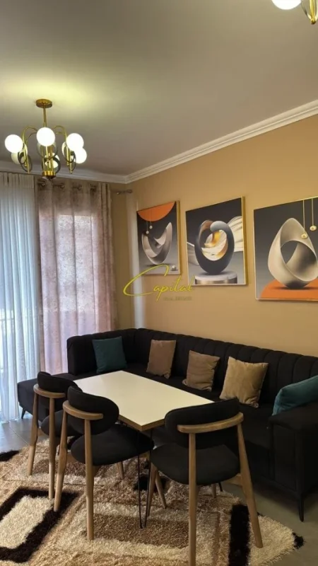 Tirane, jepet me qera apartament 1+1 Kati 7, 60 m² 500 € (5 MAJI)