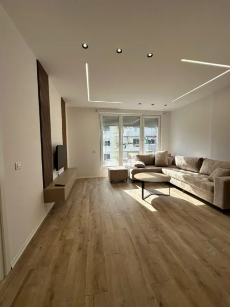 Tirane, jepet me qera apartament 1+1 Kati 3, 65 m² 600 € 