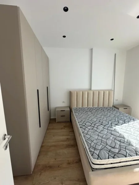 Tirane, jepet me qera apartament 1+1 Kati 3, 65 m² 600 € 