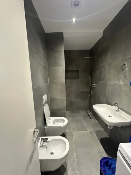 Tirane, jepet me qera apartament 1+1 Kati 3, 65 m² 600 € 