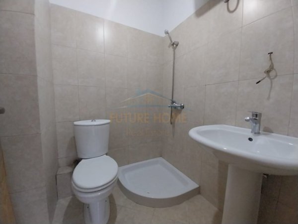 Shqiperi, jepet me qera apartament 2+1 Kati 4, 76 m² 400 € (don bosko)
