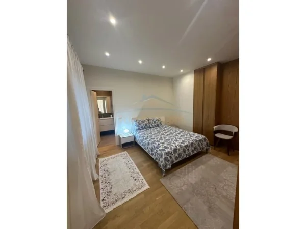 Tirane, jepet me qera apartament 2+1 Kati 0, 110 m² 1.400 € (Mjull Bathore)