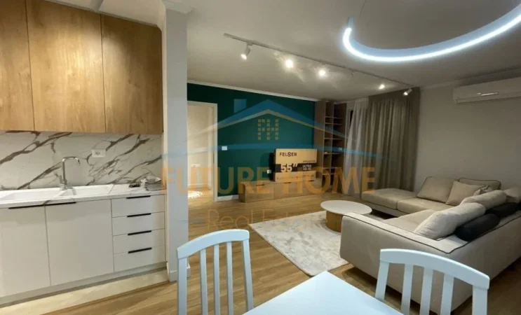 Tirane, jepet me qera apartament 2+1 Kati 5, 110 m² 700 € (fusha aviacionit)