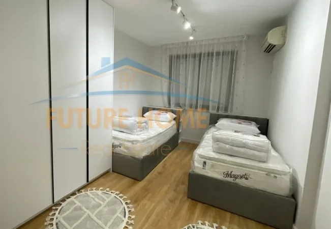 Tirane, jepet me qera apartament 2+1 Kati 5, 110 m² 700 € (fusha aviacionit)