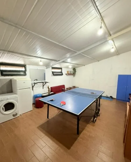 Vlore, jepet me qera apartament 2+1 , 160 m² 2.000 € 