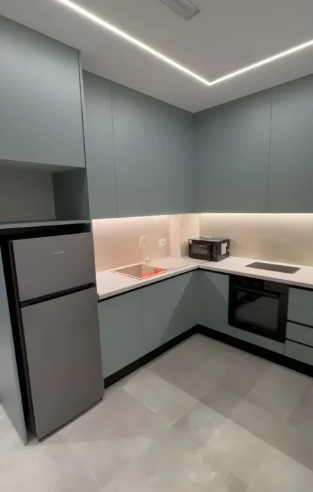 Tirane, jepet me qera garsonier Kati 6, 46 m² 400 € (Rruga 5 Maj (Concordi))