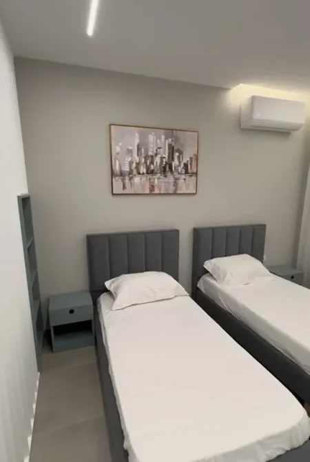 Tirane, jepet me qera garsonier Kati 6, 46 m² 400 € (Rruga 5 Maj (Concordi))