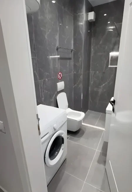 Tirane, jepet me qera garsonier Kati 6, 46 m² 400 € (Rruga 5 Maj (Concordi))