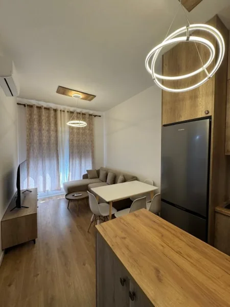Tirane, jepet me qera apartament 1+1+Ballkon Kati 6, 400 € (Rr. Pasho Hysa)