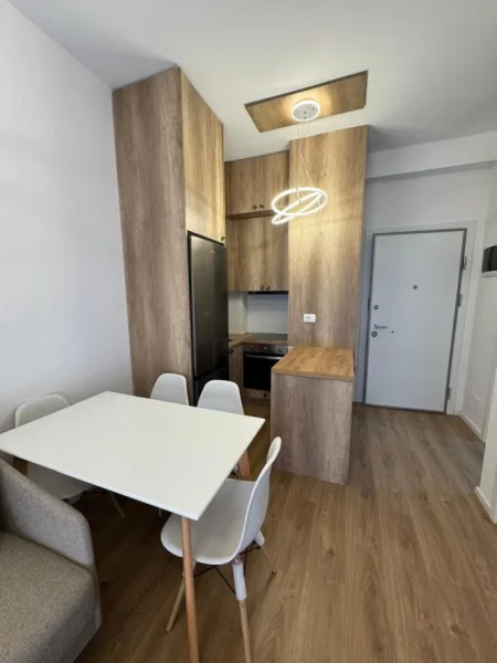 Tirane, jepet me qera apartament 1+1+Ballkon Kati 6, 400 € (Rr. Pasho Hysa)