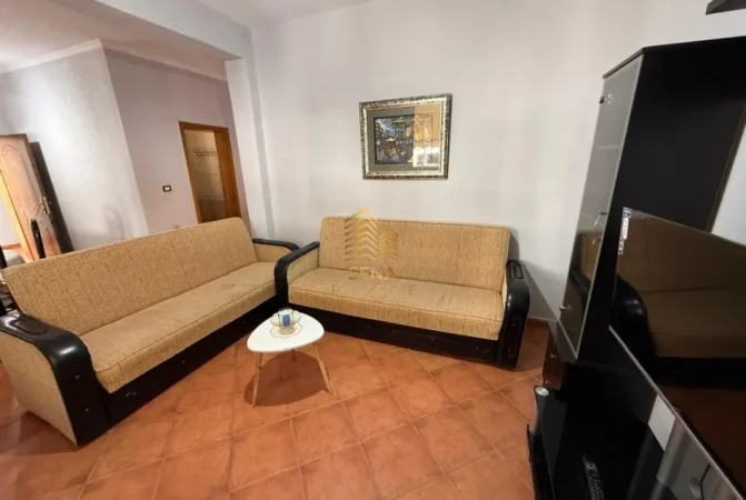 Tirane, jepet me qera apartament 2+1+Ballkon Kati 2, 90 m² 450 € (Rruga e Dibres, pas Amerikan 2)