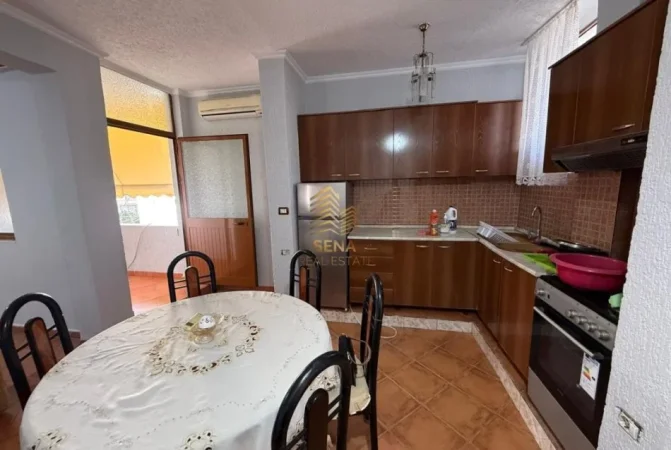 Tirane, jepet me qera apartament 2+1+Ballkon Kati 2, 90 m² 450 € (Rruga e Dibres, pas Amerikan 2)