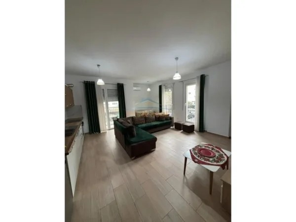Tirane, jepet me qera apartament 2+1 Kati 1, 112 m² 700 € (Don Bosko)