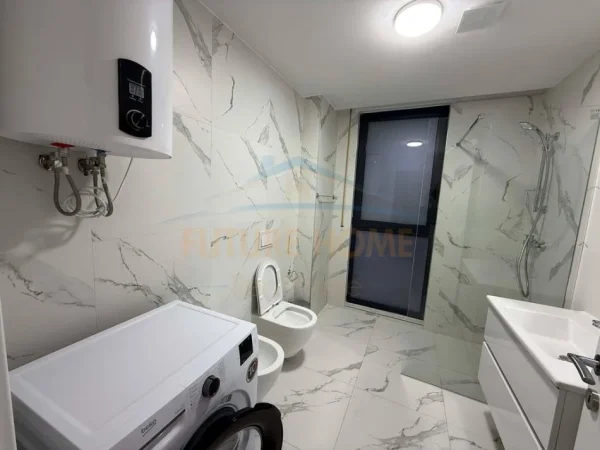 Tirane, jepet me qera apartament 2+1 Kati 4, 117 m² 700 € (AKSES TIRANA)