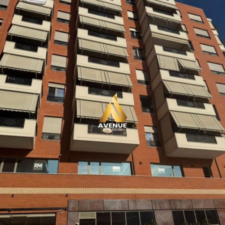 Tirane, jepet me qera ambjent biznesi Kati 3, 250 m² 2.500 € (Deliorgji)