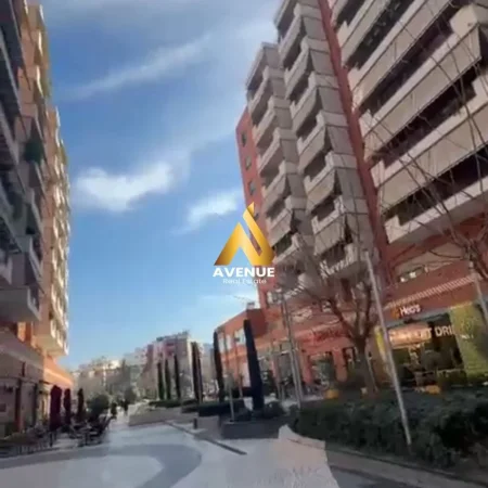 Tirane, jepet me qera ambjent biznesi Kati 3, 250 m² 2.500 € (Deliorgji)
