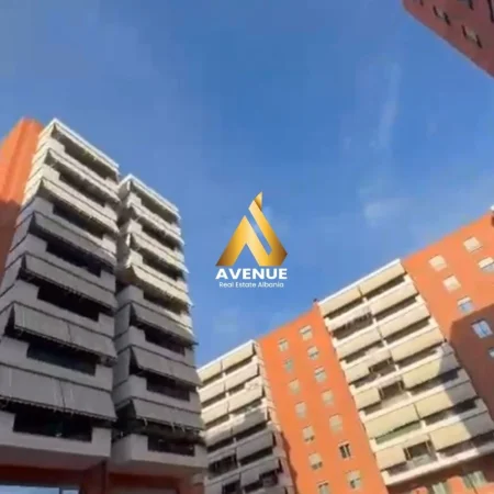 Tirane, jepet me qera ambjent biznesi Kati 3, 250 m² 2.500 € (Deliorgji)