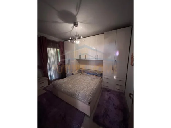 Tirane, jepet me qera apartament 2+1 Kati 4, 90 m² 700 € 