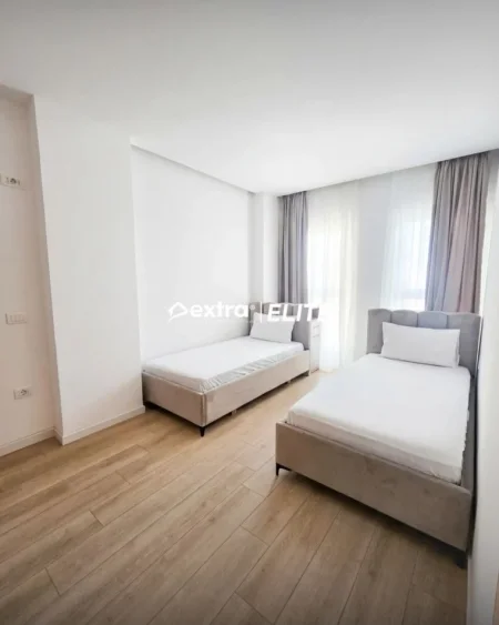 Tirane, jepet me qera apartament 2+1 Kati 8, 100 m² 1.000 € (Kompleksi aura)