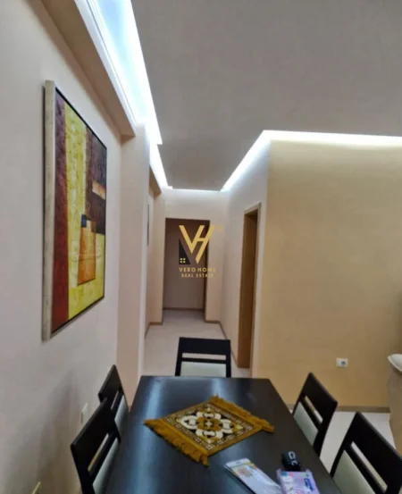 Tirane, jepet me qera apartament 2+1+Ballkon Kati 5, 106 m² 770 € (STADIUMI DINAMO)