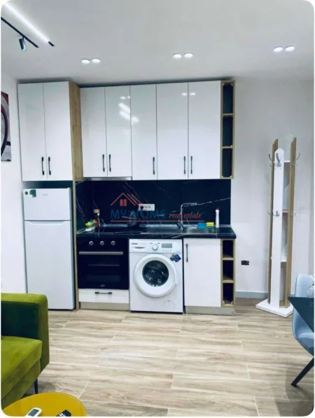 Tirane, jepet me qera apartament 1+1+Ballkon Kati 5, 60 m² 620 € (Stadiumi Dinamo)