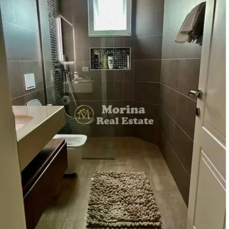 Tirane, jepet me qera apartament 3+1 Kati 2, 70 m² 1.500 € (Toptani)