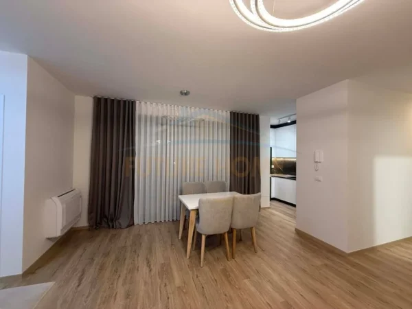 Tirane, jepet me qera apartament 2+1 Kati 4, 117 m² 700 € 