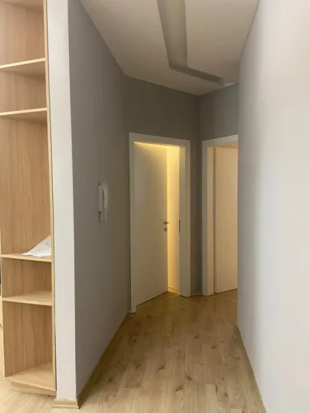 Tirane, jap me qera apartament 2+1 Kati 4, 106 m² 1.500 € (Qender)