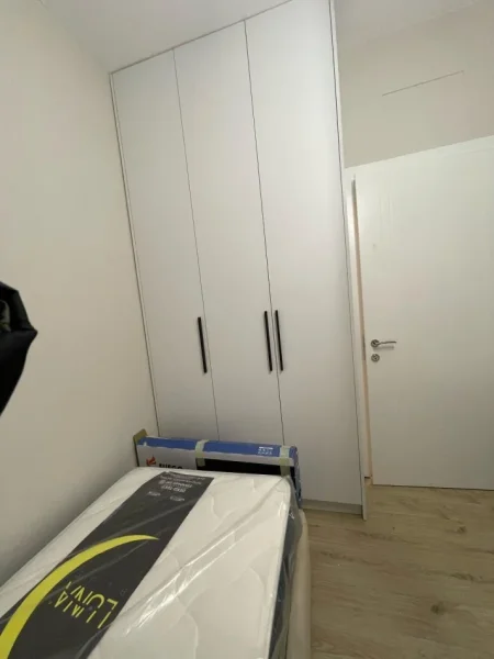 Tirane, jap me qera apartament 2+1 Kati 4, 106 m² 1.500 € (Qender)