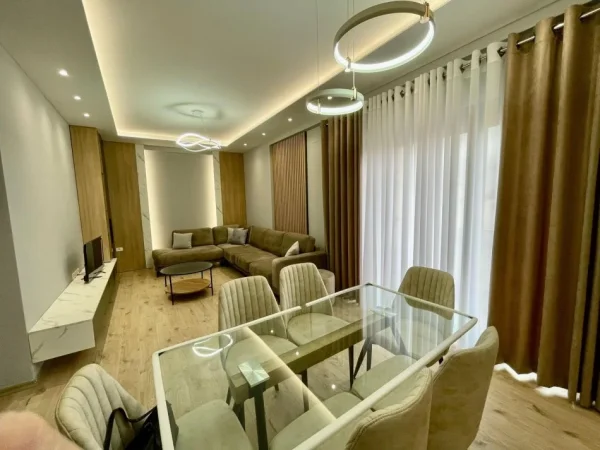 Tirane, jap me qera apartament 2+1 Kati 4, 106 m² 1.500 € (Qender)