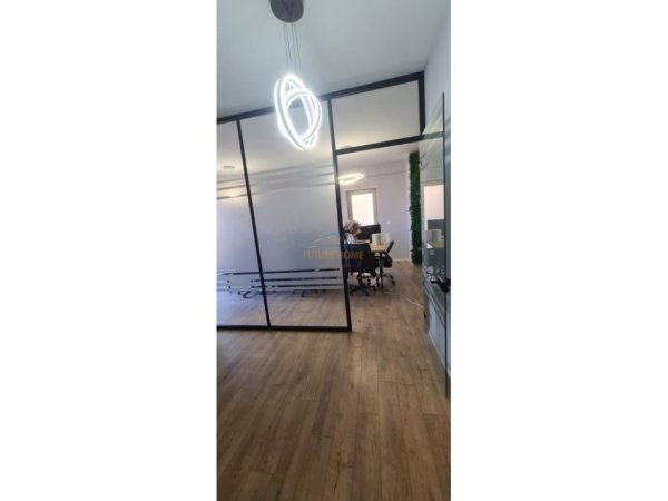 Tirane, jepet me qera zyre Kati 2, 67 m² 630 € 
