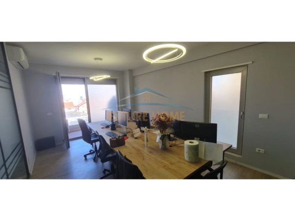 Tirane, jepet me qera zyre Kati 2, 67 m² 630 € 