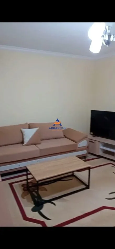 Tirane, jepet me qera apartament 3+1+Ballkon Kati 3, 85 m² 625 € 
