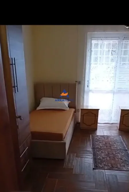 Tirane, jepet me qera apartament 3+1+Ballkon Kati 3, 85 m² 625 € 