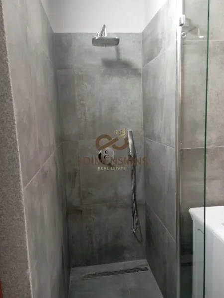 Tirane, jepet me qera 1+1 Kati 0, 59 m² 500 € (rruga fortuzi)