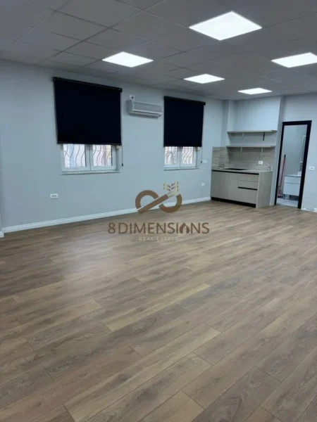 Tirane, jepet me qera ambjent biznesi Kati 1, 68 m² 1.100 € (qender)