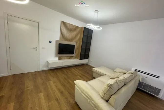 Tirane, jepet me qera apartament 1+1 Kati 8, 80 m² 570 € 